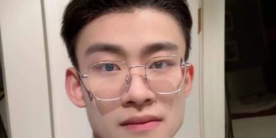 拍过《废土猎人》的子墨大魔王,他现在变成这样了。 拍过《废土猎人》的子墨大魔王,他现在变成这样了。