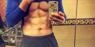 裴子添，有肌肉的正装霸道总裁