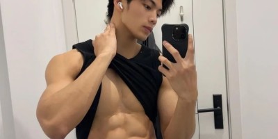 185CM肌肉帅模特脱衣秀腹肌，网友们都尖叫了!