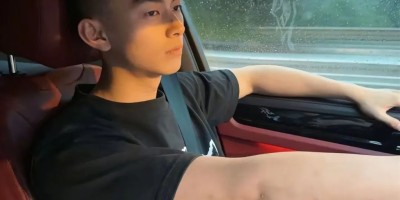 刘姥姥新欢185CM篮球体育生脱了?长的好棒! 刘姥姥新欢185CM篮球体育生脱了?长的好棒!