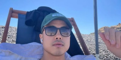 骑行小哥穿内裤到处晃?紧身服太紧太垒直接脱掉啦! 骑行小哥穿内裤到处晃?紧身服太紧太垒直接脱掉啦!