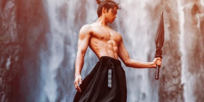 写真 | 古铜肌肉剑士