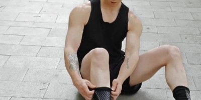 195健身腹肌男模体育生，泳池内上演"三人行"，场面太炸裂.....