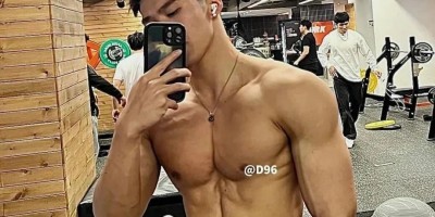 183cm浙江黑皮筋肉小哥，倒三角狼狗腰这身材你爱了吗