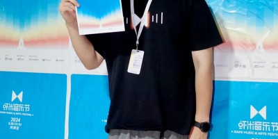 寸头兵哥哥火出圈！190CM的他脱衣炸场，胸毛太茂盛了！