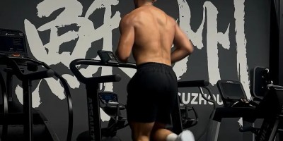 橄榄球运动员,男性荷尔蒙爆棚的肌肉男小哥 橄榄球运动员,男性荷尔蒙爆棚的肌肉男小哥