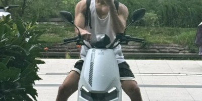 黑皮体育生野外玩水!内裤都湿透了…… 黑皮体育生野外玩水!内裤都湿透了……