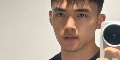 这才是帅气男生该剪的发型，潮流时尚有魅力！