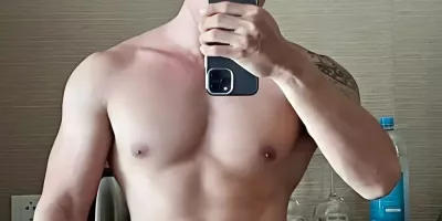 男生别再乱剪发型了，试试这3款潮流帅气造型，剪完颜值翻倍！