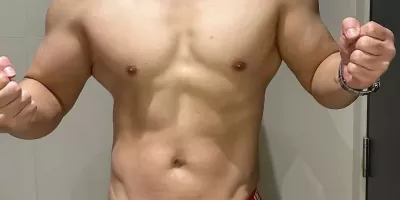 6个腹部训练动作,强力虐腹,助你塑造巧克力腹肌! 6个腹部训练动作,强力虐腹,助你塑造巧克力腹肌!