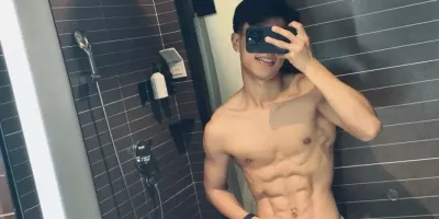 一张封神,23岁薄肌男大还有腹毛! 一张封神,23岁薄肌男大还有腹毛!