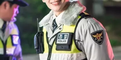 37岁丁海寅丑成这个样子了？！网友直呼性缩力拉满了！