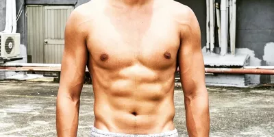 轻艇选手,野性长发完美搭配巧克力腹肌,这腱子肉满溢划艇 轻艇选手,野性长发完美搭配巧克力腹肌,这腱子肉满溢划艇