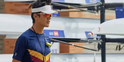 参加皮划艇运动男！忍不住多看几眼！