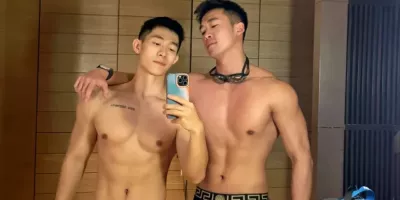 跟肌肉男小师弟一起修车，他居然上手啦？ ​​​