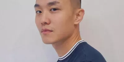 男生“两边掏空”发型利落帅气，试试这3款，时尚减龄又超有型！