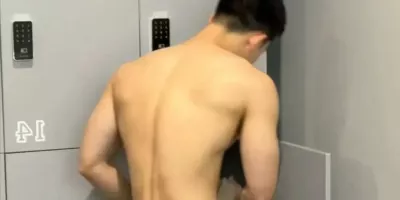 02年退役兵哥哥，阳光型男颜值身材双在线！