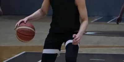 195男大篮球体育生，宽肩窄腰。属于长腿男大的温柔刀，你能否经住诱惑？