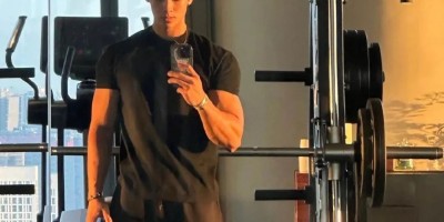 187cm黑皮体育生私照曝光！网友直呼：公狗腰看着好强……