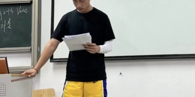 广东19岁男大穿篮球裤抓拍照火了！被吸引啦！！