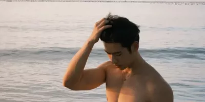 被女记者采访的百万网红，最近爆火，互联网没有记忆？