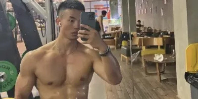 篮球长腿小哥，身材好到爆！