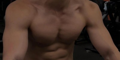 光膀子夜跑的大四肌肉体育生，是你幻想过的男人!