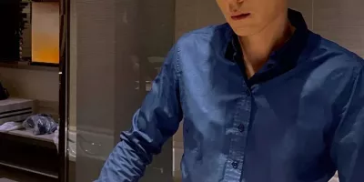 西装男孩能不能成为你的"办公室恋人"？ 皮鞋黑丝诱惑能把你迷晕！