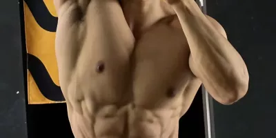 土帅土帅的健身教练直男，爆青筋肉了！