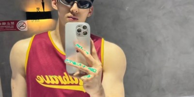 山体185腹肌篮球体育生，翘臀长腿别太诱惑.....