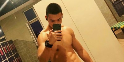 成都太古里执勤特警小哥意外走红,这也太帅了吧! 成都太古里执勤特警小哥意外走红,这也太帅了吧!