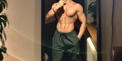 推特爆火的运动员穿内裤拍杂志，网友直呼：还是熟悉的味道……