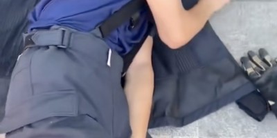 操场被班长踩消防小哥视频,他竟然不捂手厉害了! 操场被班长踩消防小哥视频,他竟然不捂手厉害了!