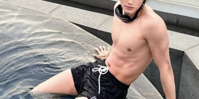 体育生脱掉衣服以后，成了新的打卡点……