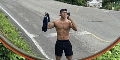 地铁上的壮硕肌肉男被扒还是个兵哥?红泳裤居然这么凸! 地铁上的壮硕肌肉男被扒还是个兵哥?红泳裤居然这么凸!