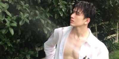 04年薄肌男大音乐剧帅哥榨汁机！