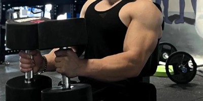 钢铁直男野兽般开门肌肉帅男人！