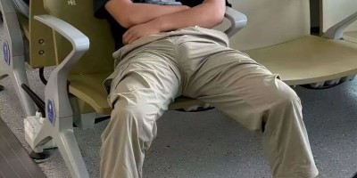 23岁小伙三个月做“牛”60次，身体被掏空，住进ICU！