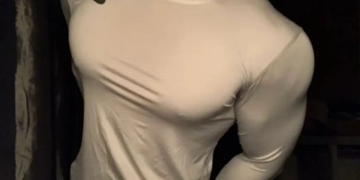 肌肉硬汉男妈妈,打桩超持久？硕大胸肌女生看了都自卑....