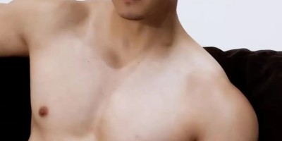 网红小哥直播间卖自己的倒模玩具，网友：没见过怎么知道是不是本人的？