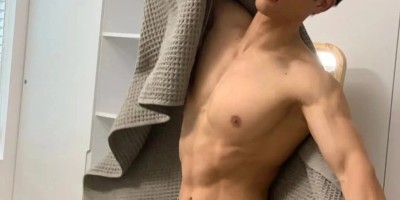 00后浙江男模火出圈，一身腱子肉帅哭网友！