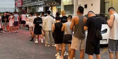 Gay骗对象在大连跨年，实则飞到曼谷还在浴室门口排队被抓包