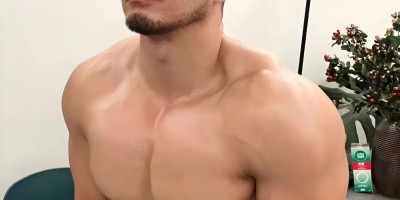 男人过了40岁，建议剪这3款“露额”发型，成熟稳重帅气有型！