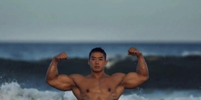 真·筋肉海王 海水浸湿的超壮胸肌 腹毛浓郁黑皮猛男