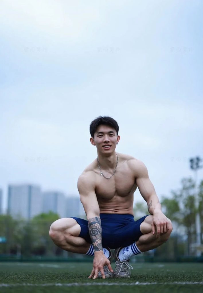 肌肉小哥私拍被骗了？他本人回应了！