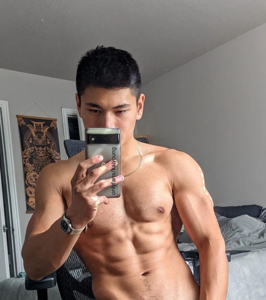 推上 33 万粉的超火网红肌肉小哥，穿灰裤子真实力！