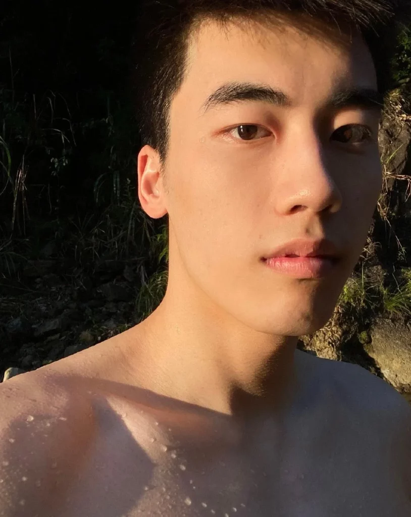 中南大学 187CM 男大天花板游泳体育生