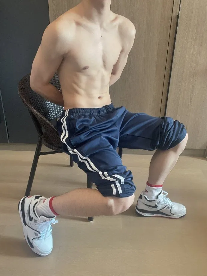 体育生男高的小腹肌