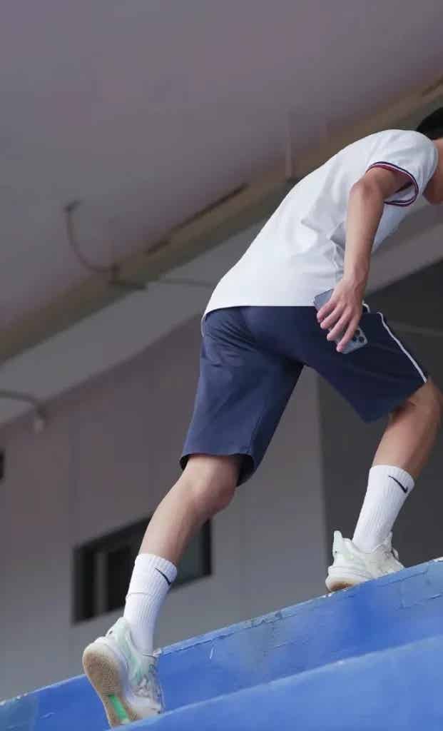 体育生男高的小腹肌