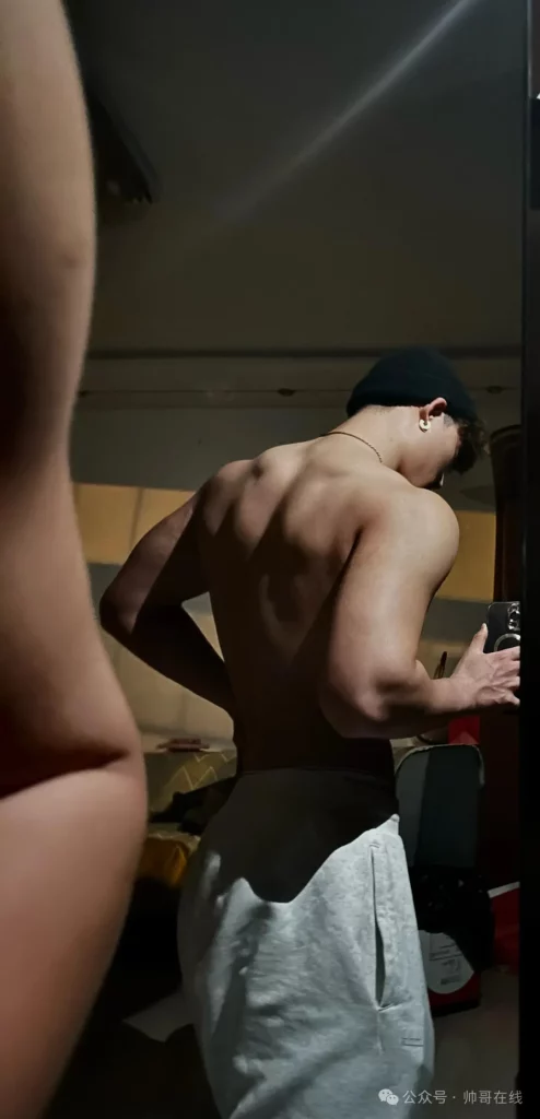 天津 190CM 肌肉体育生，体会到了肆意散发的荷尔蒙！